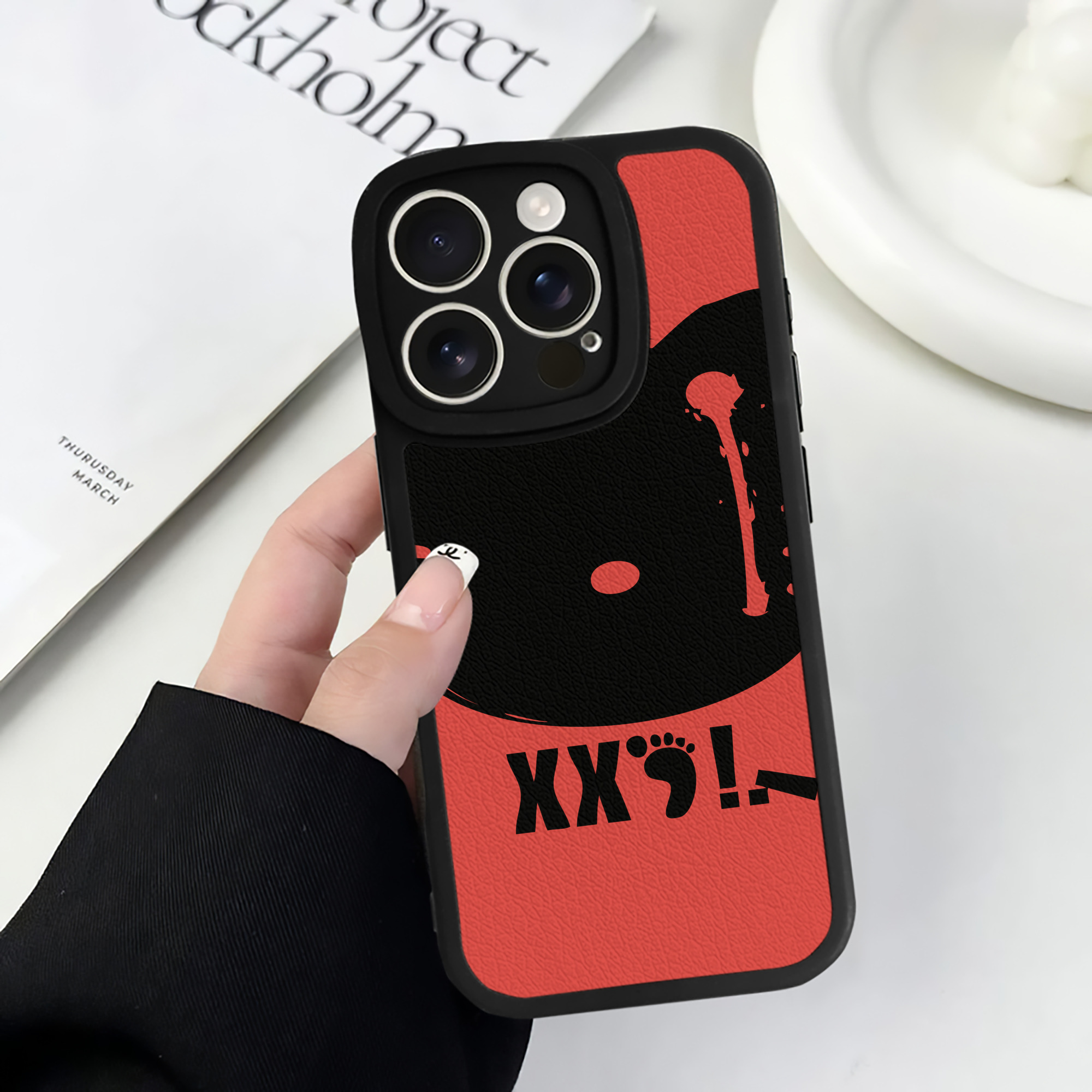 （画像用） Hello Kitty ハローキティ 【iPhone 16シリーズ対応】シリコンスマホケース（レザー調） 材質：シリコン